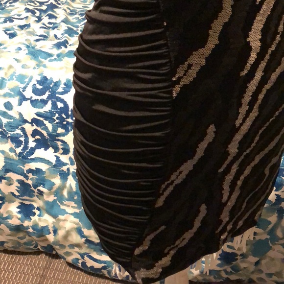 Black and silver sequins dress - Picture 4 of 6